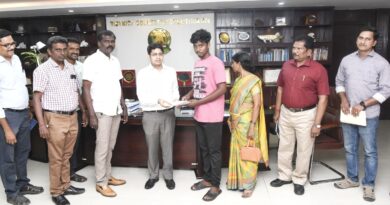 வருவாய்த்துறை அலுவலர்கள் சங்கம் கல்வி உதவி, கலெக்டர் வழங்கினார்